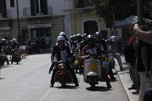 Milano Taranto 2015 - Attesa prima della ripartenza tratta Acquaviva - Bitonto in Puglia