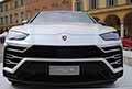 Lamborghini Urus ampia calandra al su di lusso della casa del Toro al Motor Valley Fest 2021 a Modena esposizione allaperto in Piazza Roma