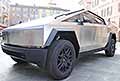 Tesla Cybertruck Pick-Up elettronico esposto in Piazza XX Settembre a Modena al Motor Valley Fest 2024