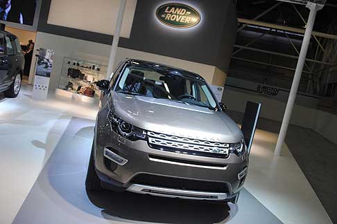 Land Rover - Land Rover Discovery Sport Hse Luxury il top della gamma presentato al Motor Show di Bologna 