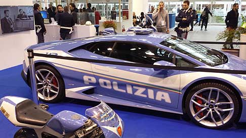 Motor Show - Moto e supercar Lamborghini della Polizia al Motor Show di Bologna 2014 per la 39^ edizione