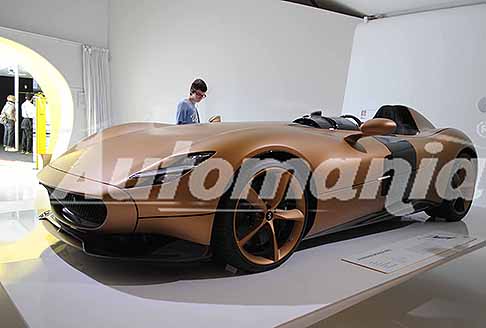 Museo Enzo Ferrari - 1^ Puntata - Ferrari Monza SP1 con motore V12 a 65 con 810 CV del 2018 a Modena presso il MEF Museo Enzo Ferrari 2024