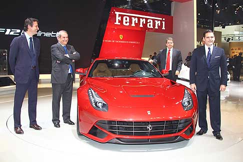 Ferrari - Il Salone di Pechino, nel press day inaugurale, incorona lo stand di Maranello e la premiere F12berlinetta, capostipite della nuova generazione delle vetture 12 cilindri della Ferrari.