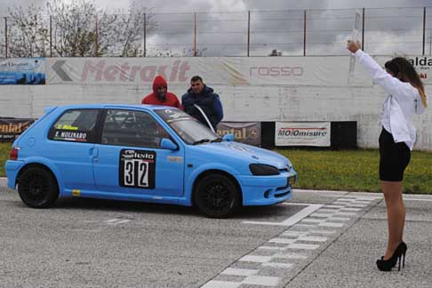 Gare categorie Turismo Trofeo del Levante - Pole Positione Peugeot 106 di Molinari danny che vince anche la gara al 1 Trofeo Autodromo del Levante prima tappa