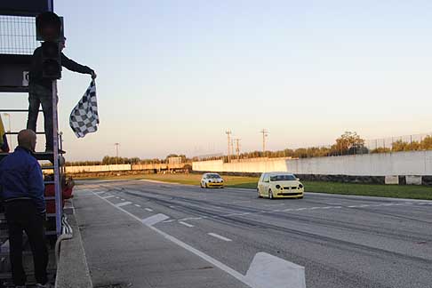 Minicar e Trofeo Lupo - Tagliano il traguardo le Volkswagen lupo di Nardulli Davide vincitore, seguito da Mariella Onofrio a meno di 1 secondo