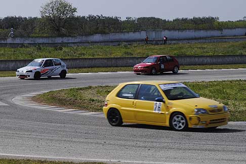 Trofeo Autodromo del Levante 2015 - In gara per il Trofeo Racing Start, Vito Gambardella su Citroen Saxo VTS e diretti inseguitori alla curva gargano prima tappa del II Trofeo Autodromo del Levante