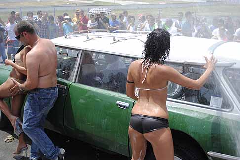 Donne e Motori Sexy Car Wash