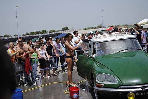 Donne e Motori Sexy Car Wash