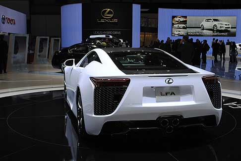 Salone di Ginevra Lexus