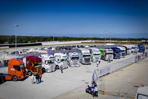 Levante Tuning Day - Panoramica completa camion tuning allAutodromo del Levante a Binetto