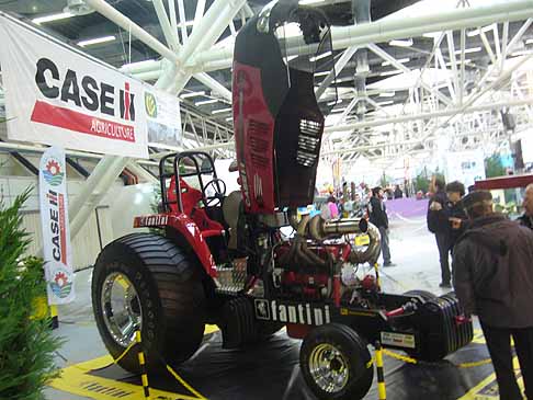 Motor Show Tractor Pulling