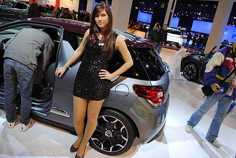 Bologna Motor Show Girls