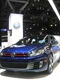 Golt GTI frontale blu metallizato al New York International Auto Show 2010