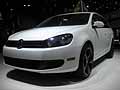 Jetta SportWagen TDI bianca anteriore al New York International Auto Show 2010