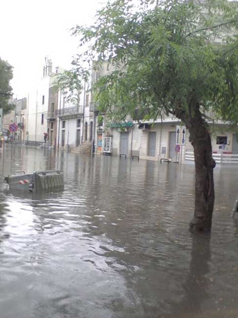 Nubifragio Sud Barese - Nubifragio abbattuto su Acquaviva (Bari) del 14 giugno 2014