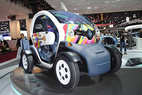 Renault - Renault Twizy ZE colorata ad emissioni Zero