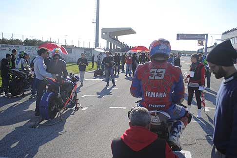 Trofeo Inverno 2015 - Atmosfere pit line con la Yamaha di Moreo Francesco, 3^ gara al Trofeo Inverno 2015 allAutodromo del Levante di Binetto